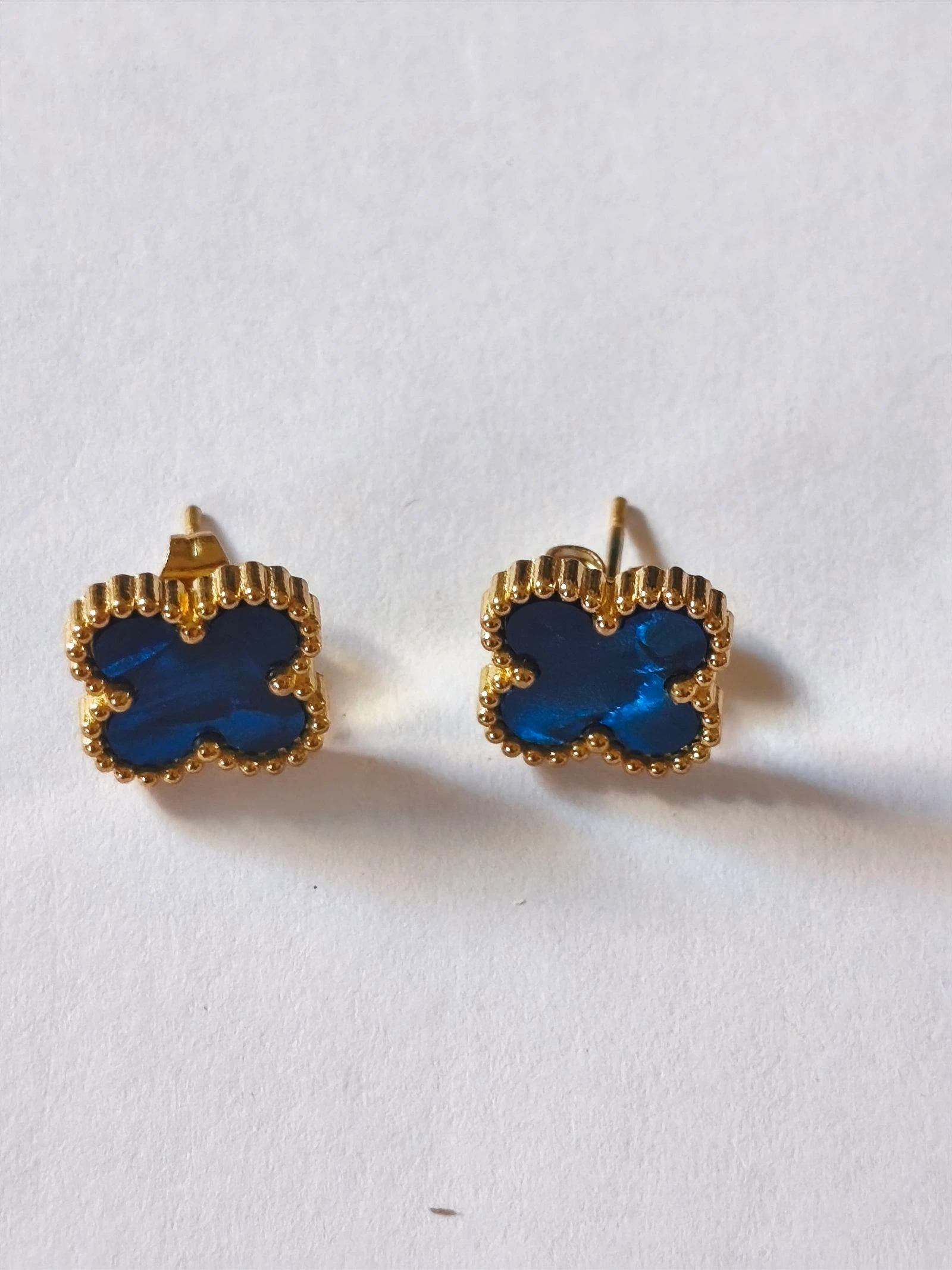 Set met ketting, armband en oorbellen van trebol blauw verlicht met onveranderlijke gouden ketting – photo 5